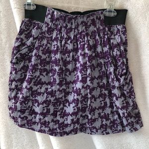 Ruched waist purple/gray geometric print skirt